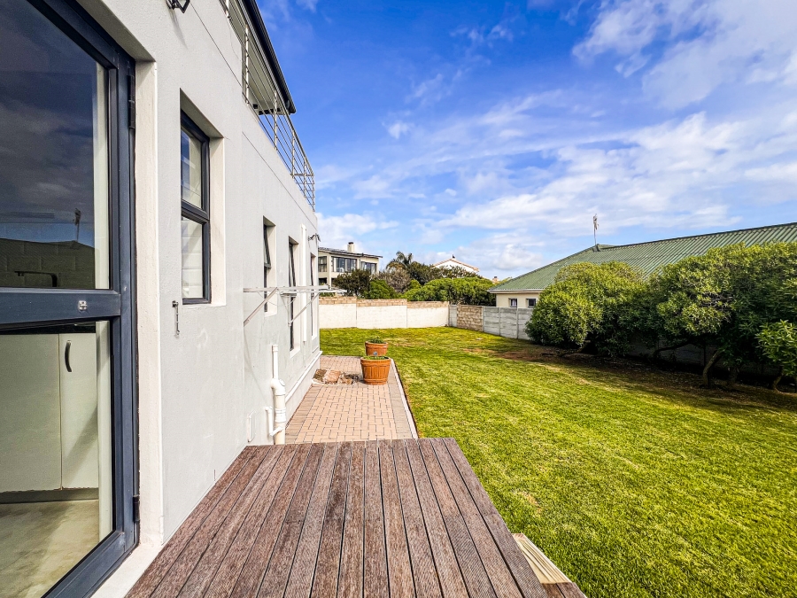 5 Bedroom Property for Sale in Myburgh Park Western Cape